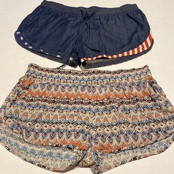 Two pair of juniors pull on shorts - Picture 1 of 5